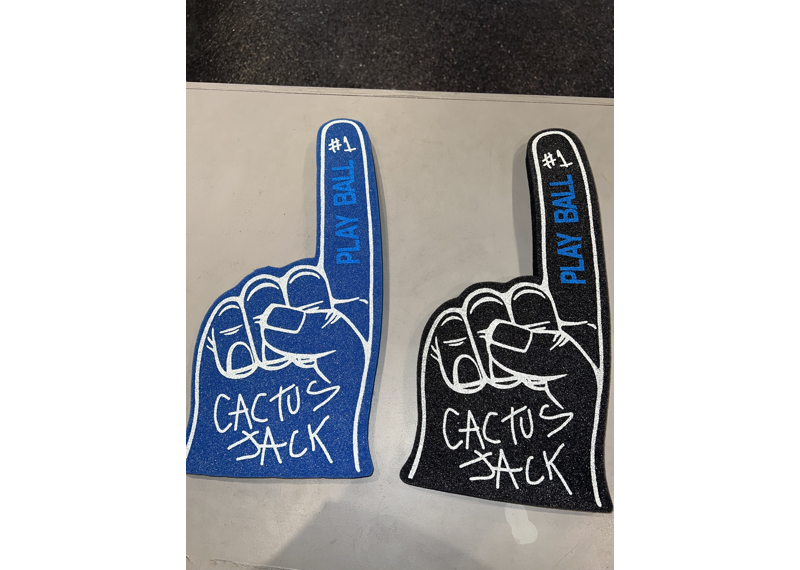 CACTUS JACK CONCERT FOAM FINGERS